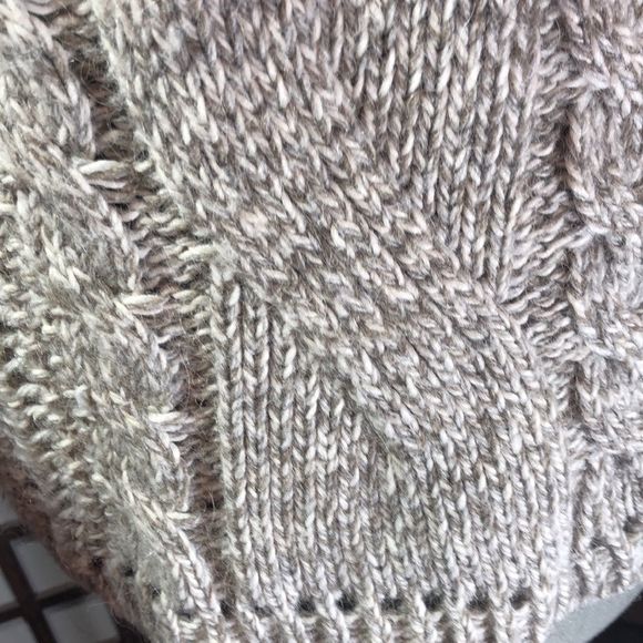 Beretta super soft grey and cream multi knit pattern sweater/ L/Italian/Alpaca - Picture 7 of 14